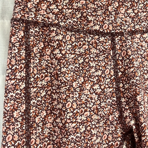 MWL Flex High-Rise 25" Leggings in Cottage Garden - Picture 4 of 8